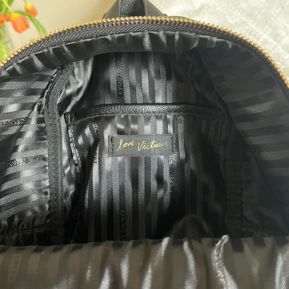 Victoria Secret Mini Quilted Backpack 🌹 - Picture 4 of 5